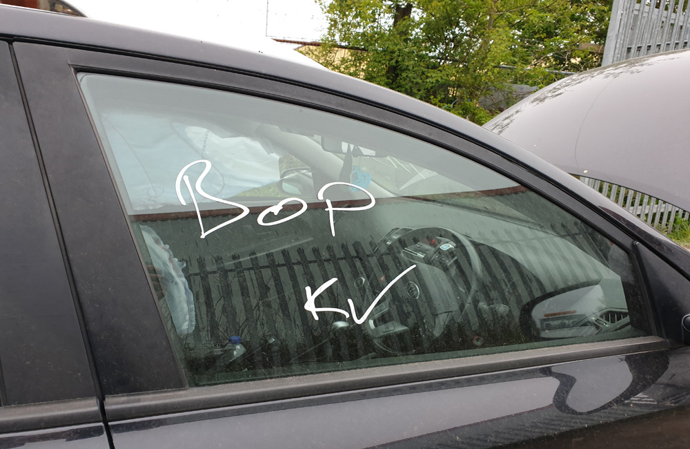 Kia Ceed CRDI 3 SW Door window glass driver side front